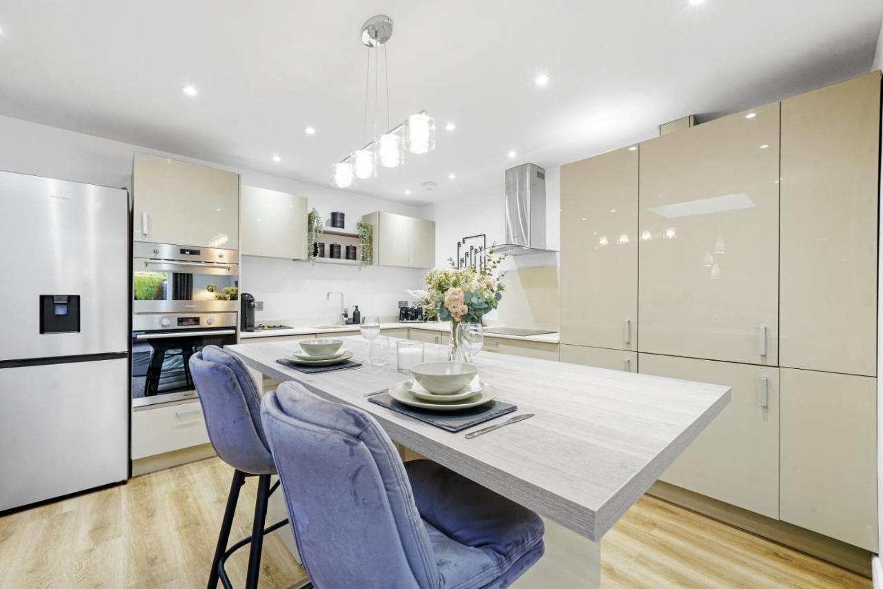 Modern Bungalow In Maidstone Sleeps 5 With Free Parking Exterior photo